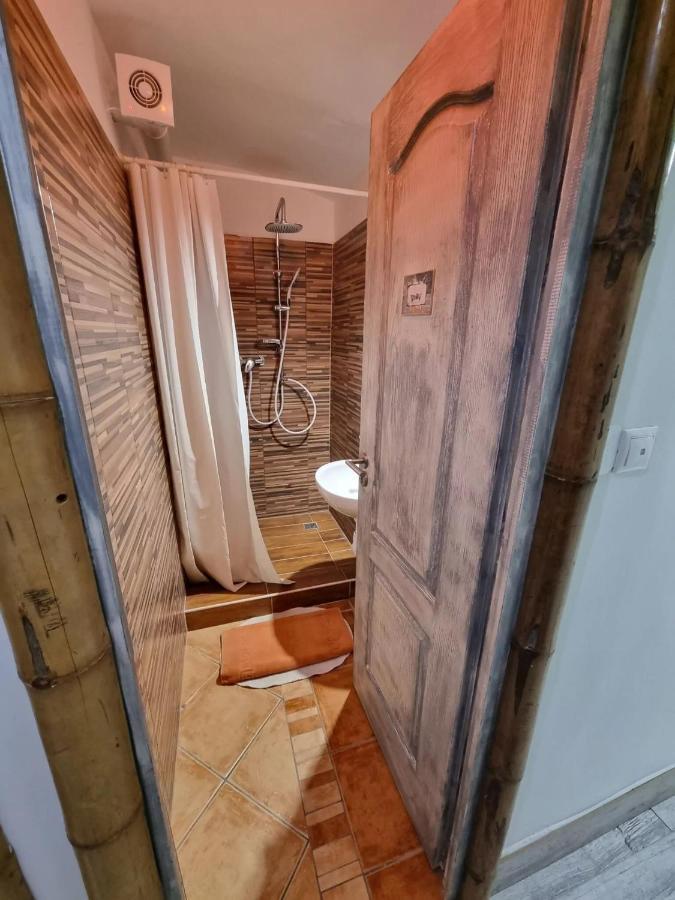 Centrum Wellness Hostel Дебрецен Екстер'єр фото