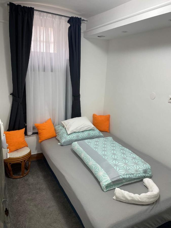 Centrum Wellness Hostel Дебрецен Екстер'єр фото