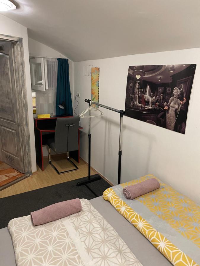Centrum Wellness Hostel Дебрецен Екстер'єр фото