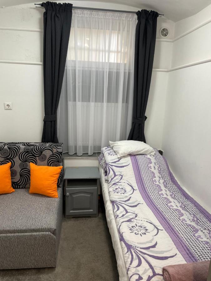 Centrum Wellness Hostel Дебрецен Екстер'єр фото