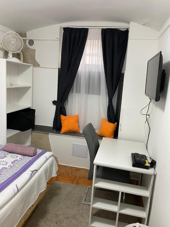 Centrum Wellness Hostel Дебрецен Екстер'єр фото